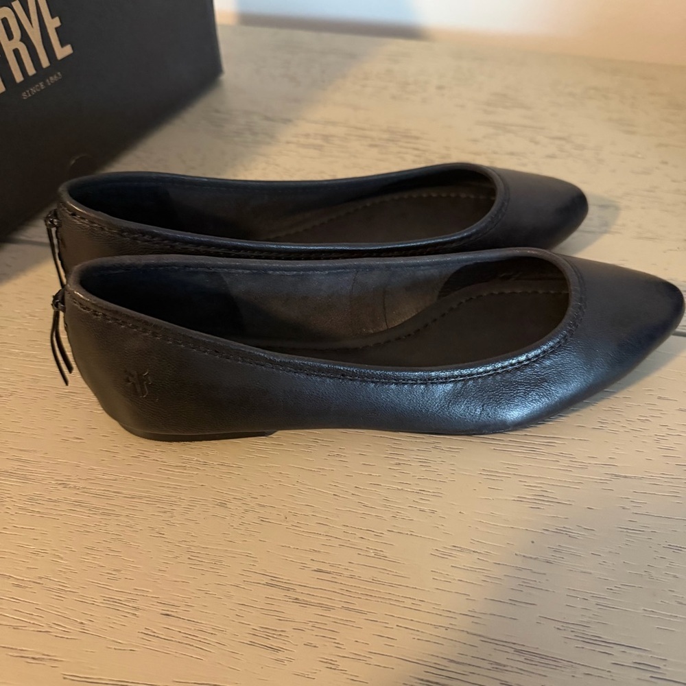 $148 NIB Frye 6.5 Black Regina Italian Leather Flats Round Toe Padded Insoles - Picture 4 of 6